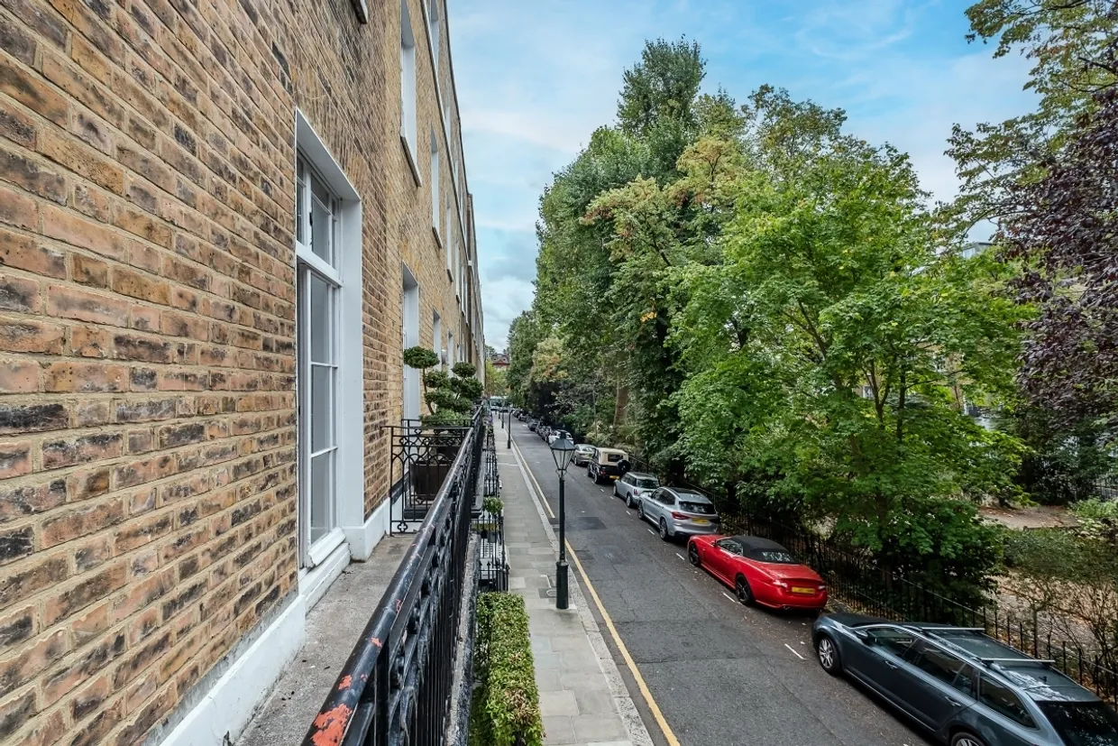 Brompton Square Knightsbridge SW3 photo 7