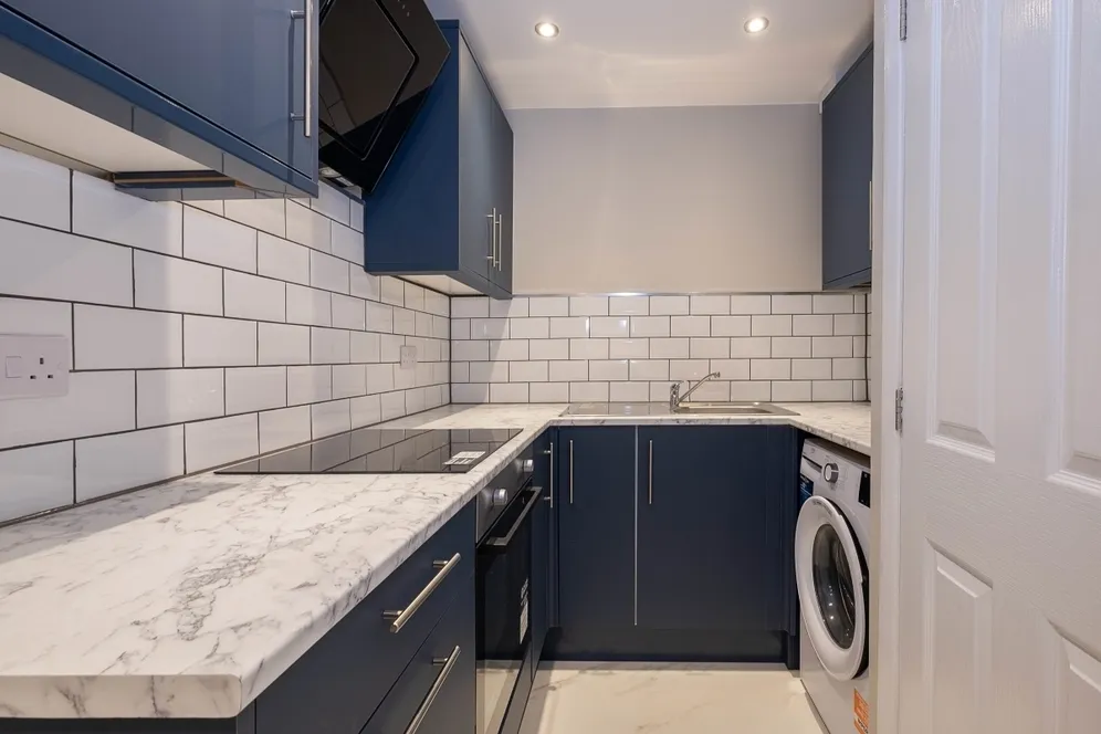 Vine Place, Hounslow, TW3 photo 8