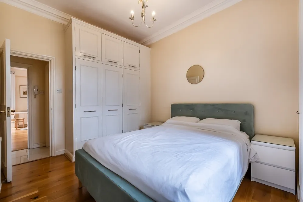 Brompton Square Knightsbridge SW3 photo 10