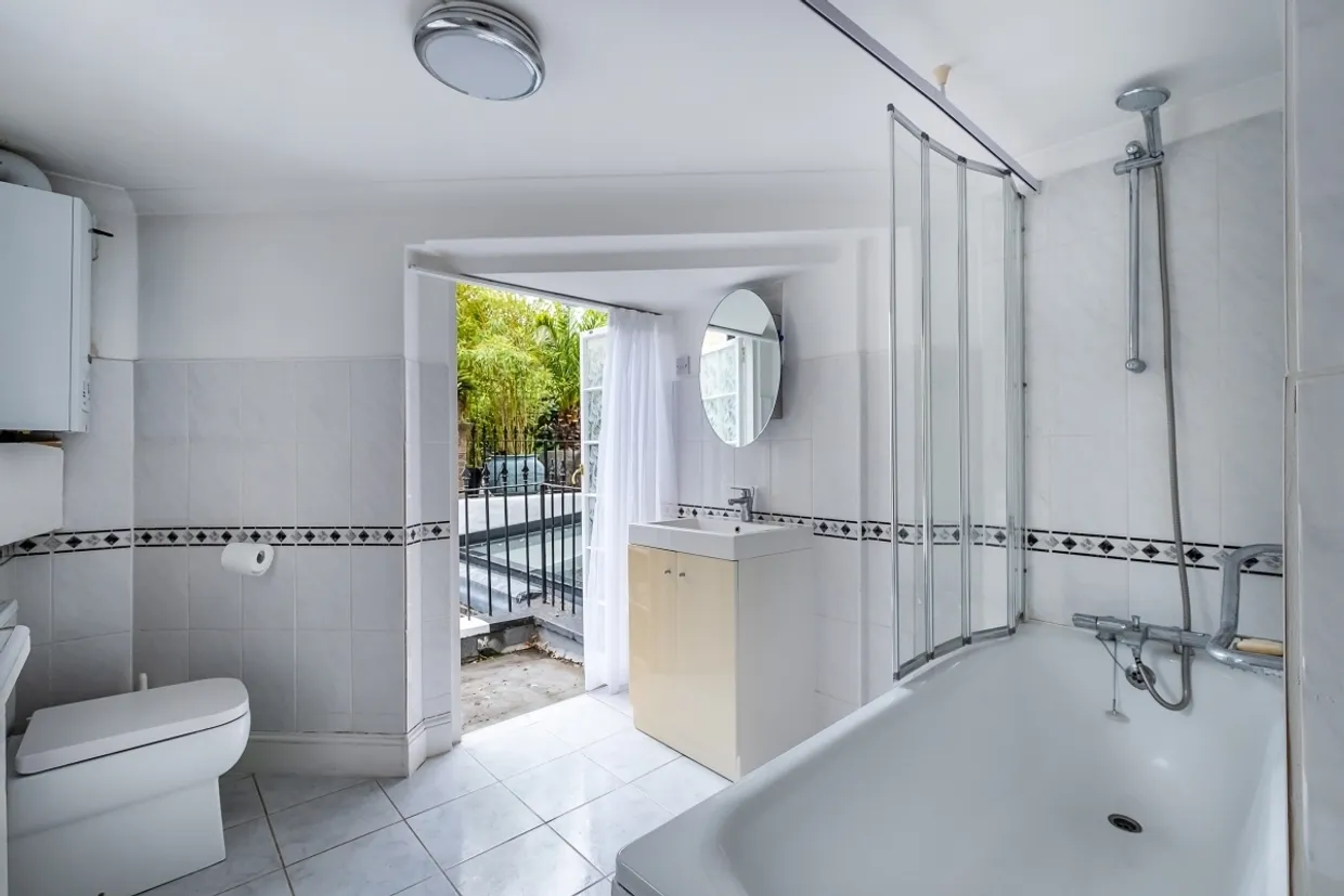 Brompton Square Knightsbridge SW3 photo 11