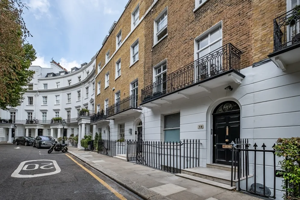 Brompton Square Knightsbridge SW3 photo 14