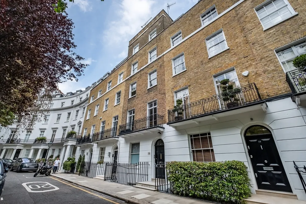 Brompton Square Knightsbridge SW3 photo 16