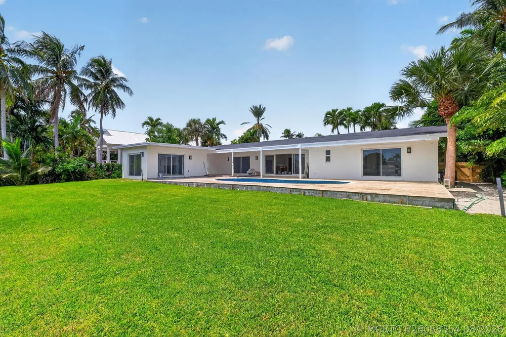 631 N Mashta Dr, Key Biscayne, FL 33149
