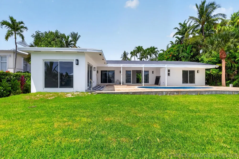 631 N Mashta Dr, Key Biscayne, FL 33149