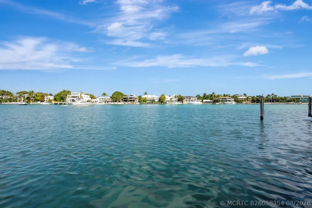 631 N Mashta Dr, Key Biscayne, FL 33149