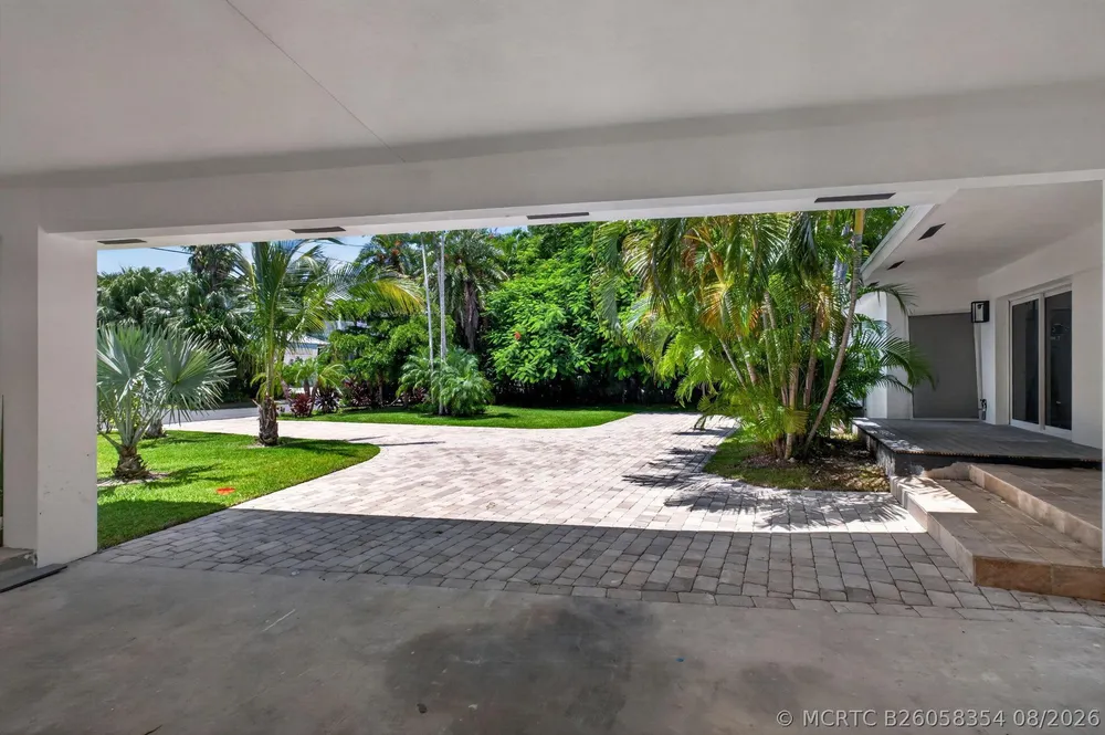631 N Mashta Dr, Key Biscayne, FL 33149