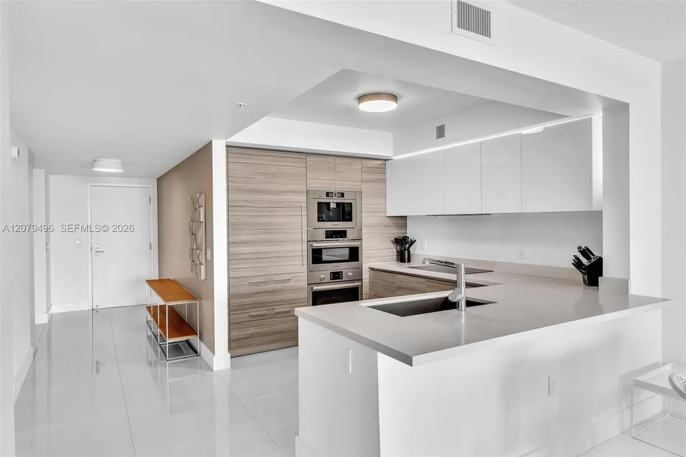 300 Sunny Isles Blvd, Sunny Isles Beach, FL 33160