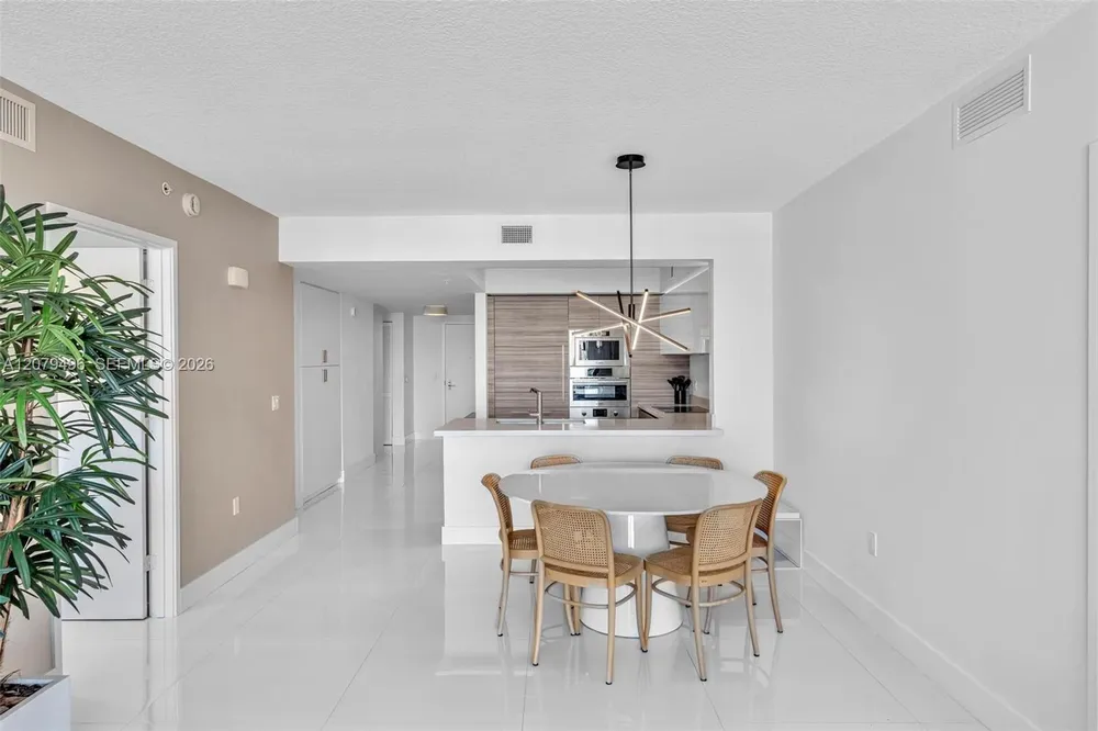 300 Sunny Isles Blvd, Sunny Isles Beach, FL 33160