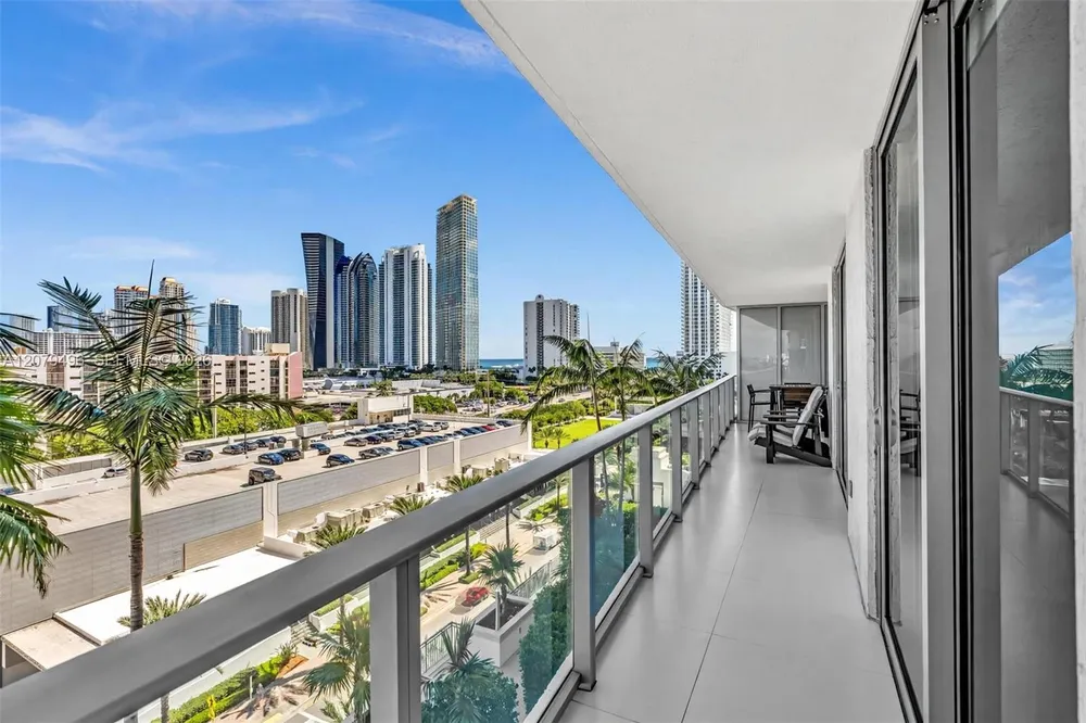 300 Sunny Isles Blvd, Sunny Isles Beach, FL 33160