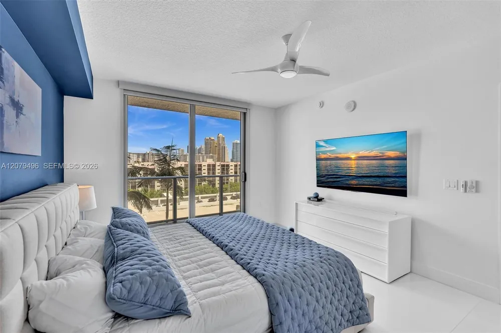 300 Sunny Isles Blvd, Sunny Isles Beach, FL 33160