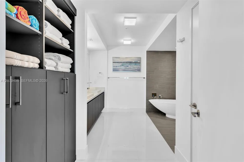 300 Sunny Isles Blvd, Sunny Isles Beach, FL 33160