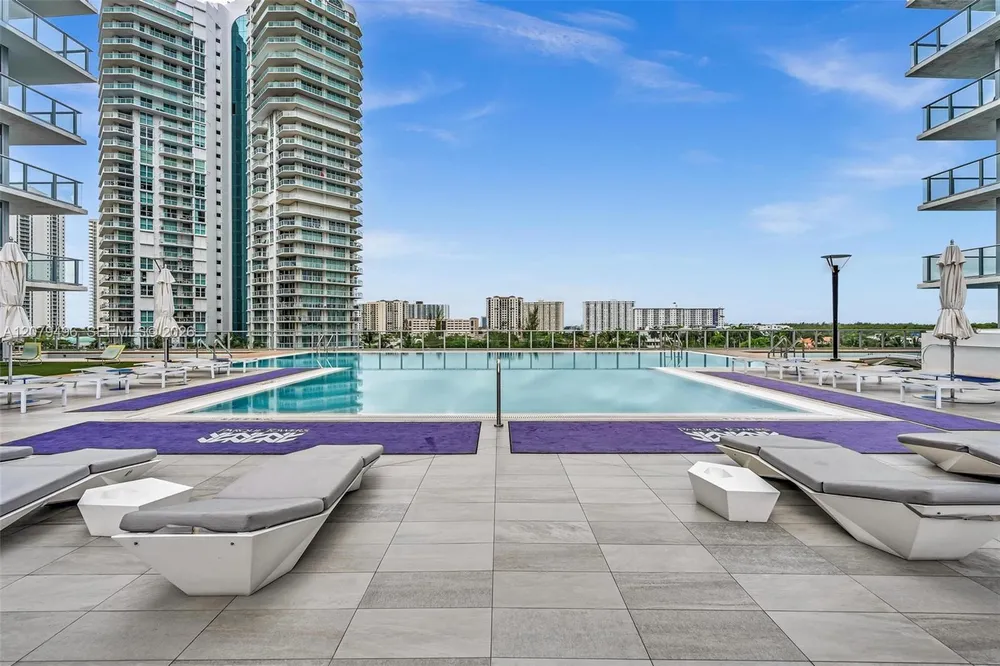 300 Sunny Isles Blvd, Sunny Isles Beach, FL 33160