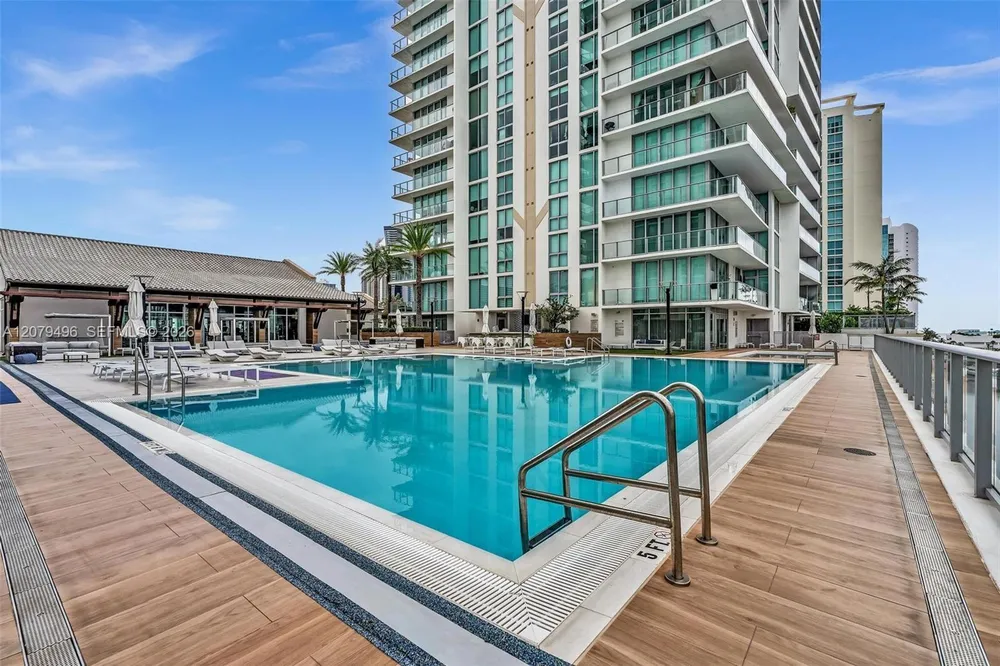 300 Sunny Isles Blvd, Sunny Isles Beach, FL 33160