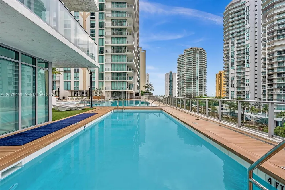 300 Sunny Isles Blvd, Sunny Isles Beach, FL 33160