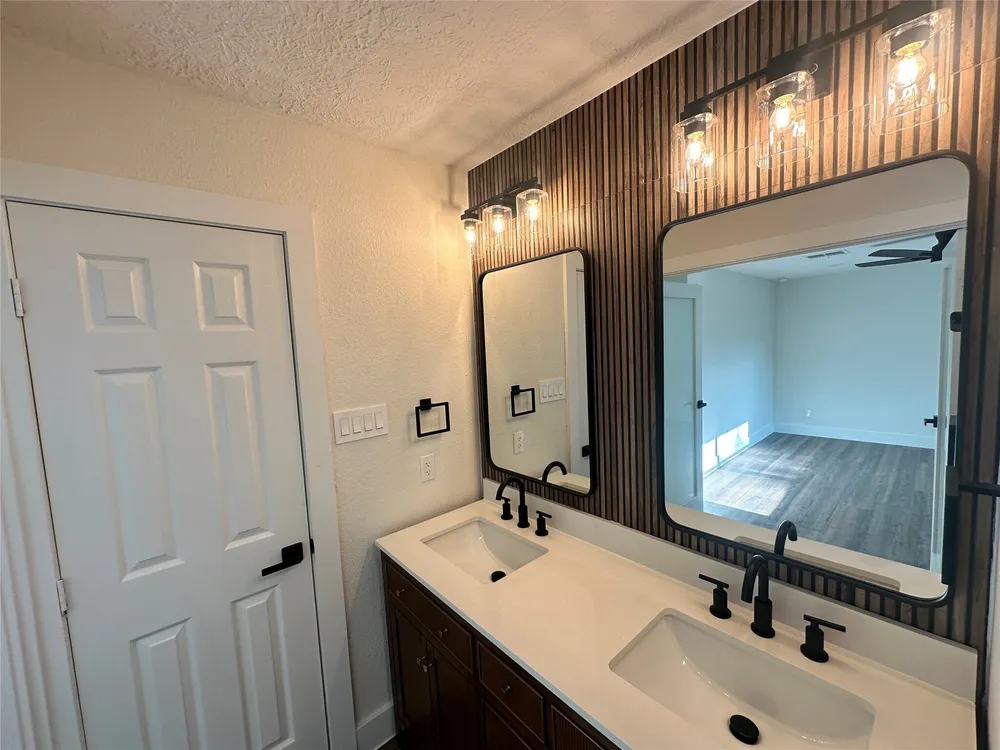 5302 Arbor Vitae Dr, Houston, TX 77092