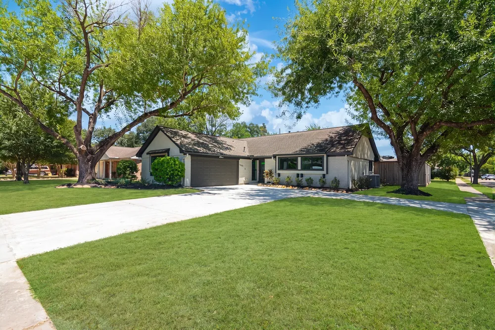 5302 Arbor Vitae Dr, Houston, TX 77092