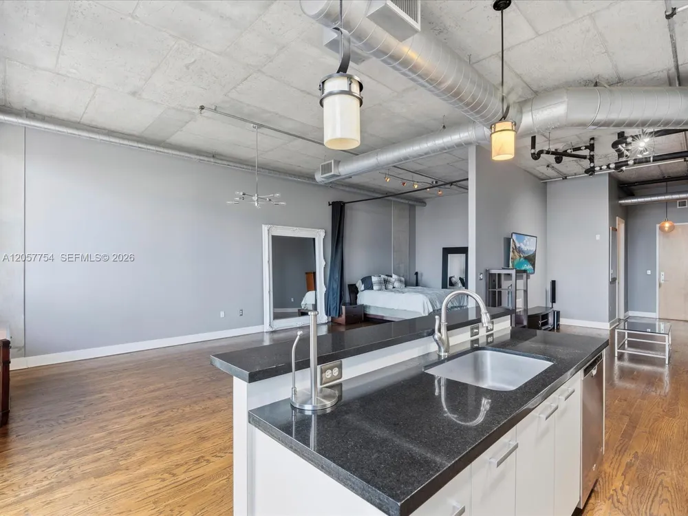 410 NW 1st Ave, Fort Lauderdale, FL 33301