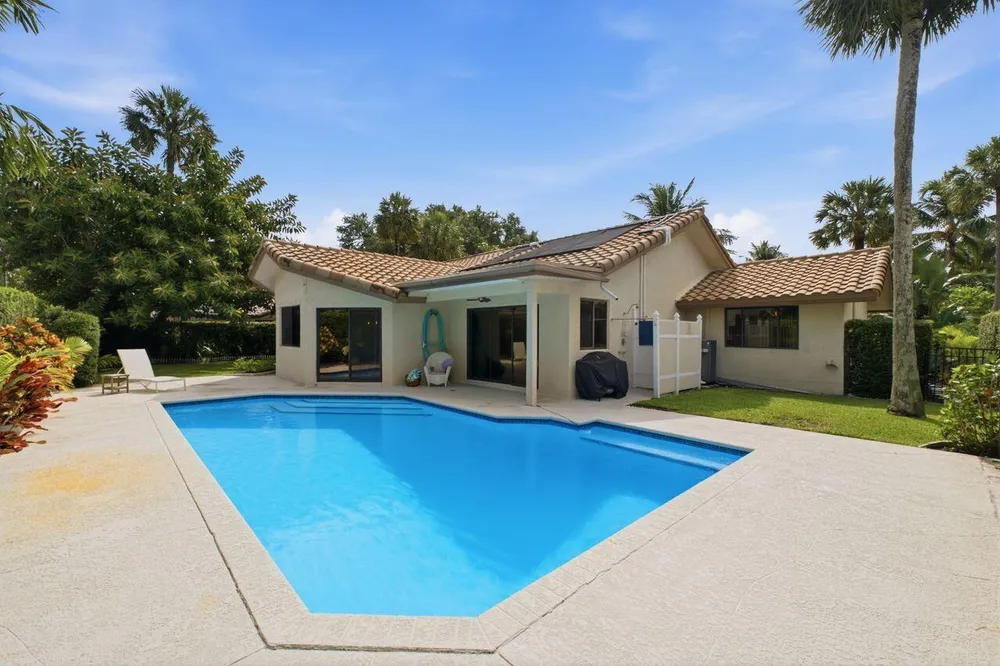 2719 Oak Tree Ln, Oakland Park, FL 33309