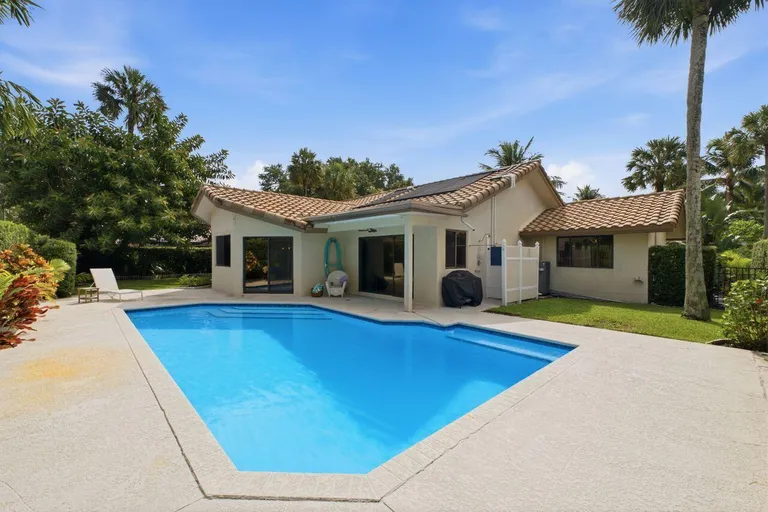 2719 Oak Tree Ln, Oakland Park, FL 33309