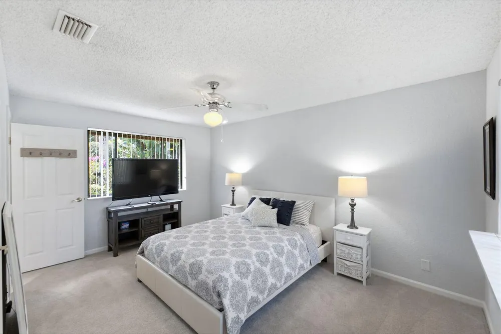 2719 Oak Tree Ln, Oakland Park, FL 33309