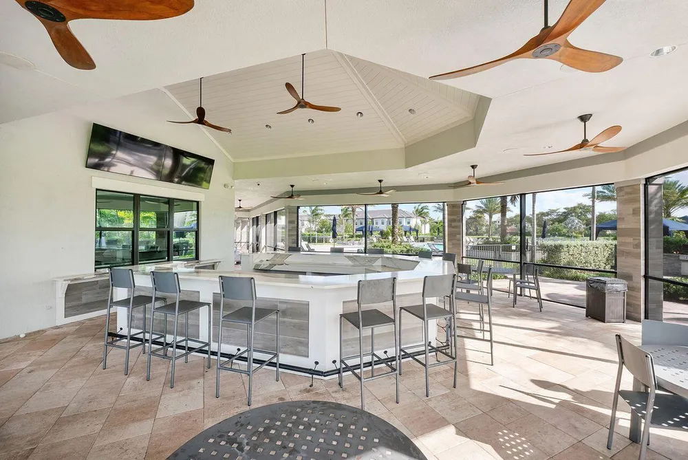 2719 Oak Tree Ln, Oakland Park, FL 33309