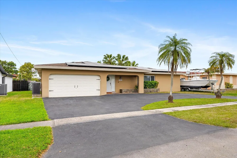 10661 NW 27th Ct, Sunrise, FL 33322