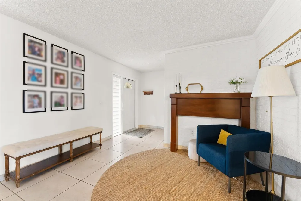 10661 NW 27th Ct, Sunrise, FL 33322