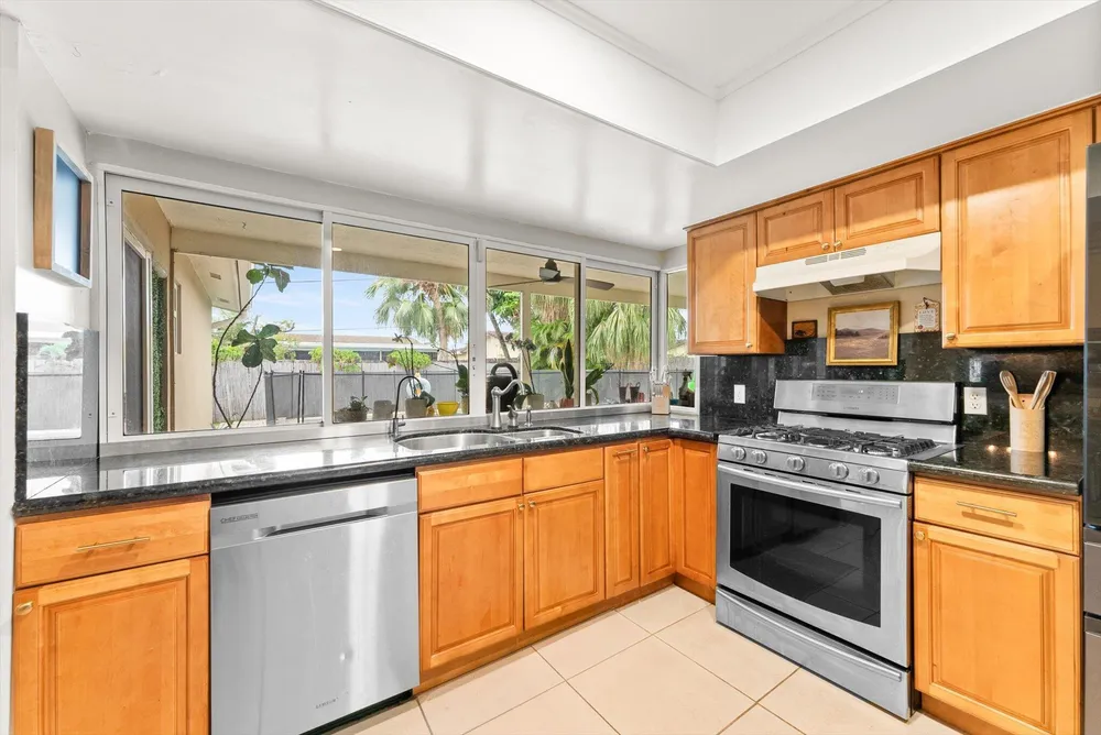 10661 NW 27th Ct, Sunrise, FL 33322