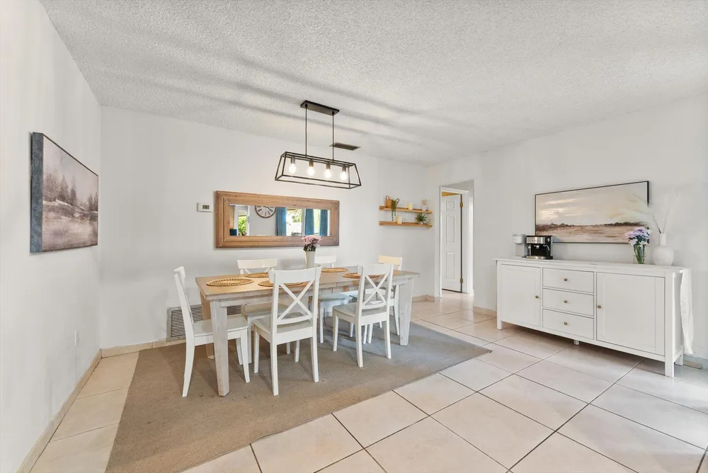 10661 NW 27th Ct, Sunrise, FL 33322