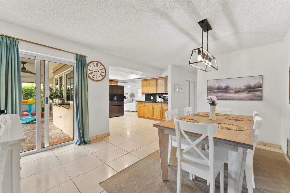 10661 NW 27th Ct, Sunrise, FL 33322