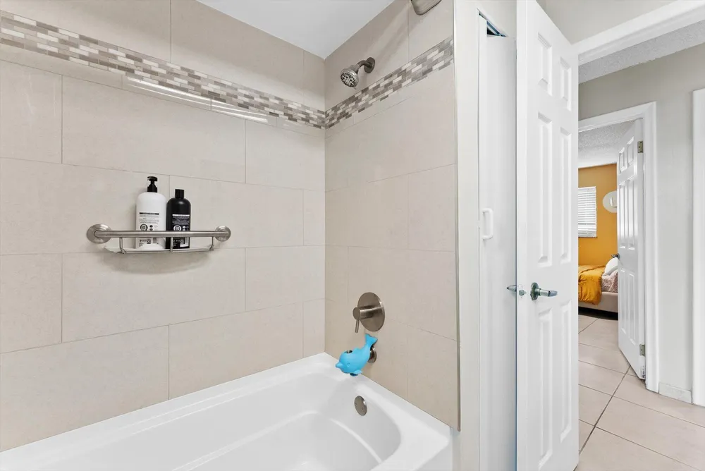 10661 NW 27th Ct, Sunrise, FL 33322