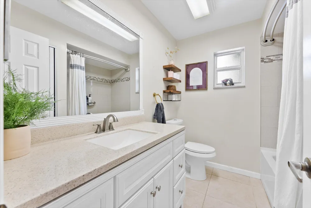 10661 NW 27th Ct, Sunrise, FL 33322
