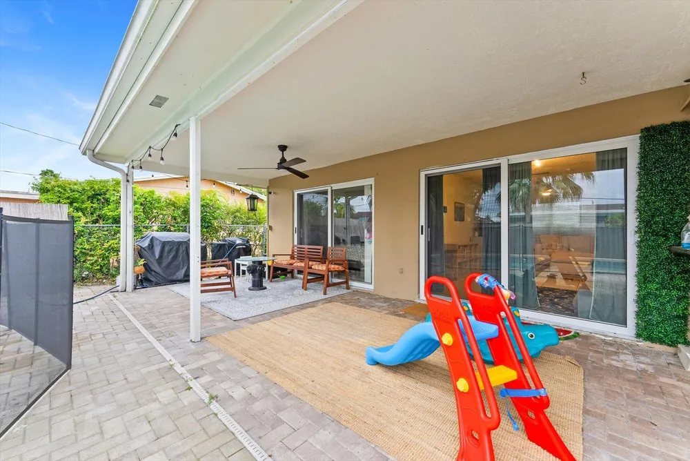 10661 NW 27th Ct, Sunrise, FL 33322