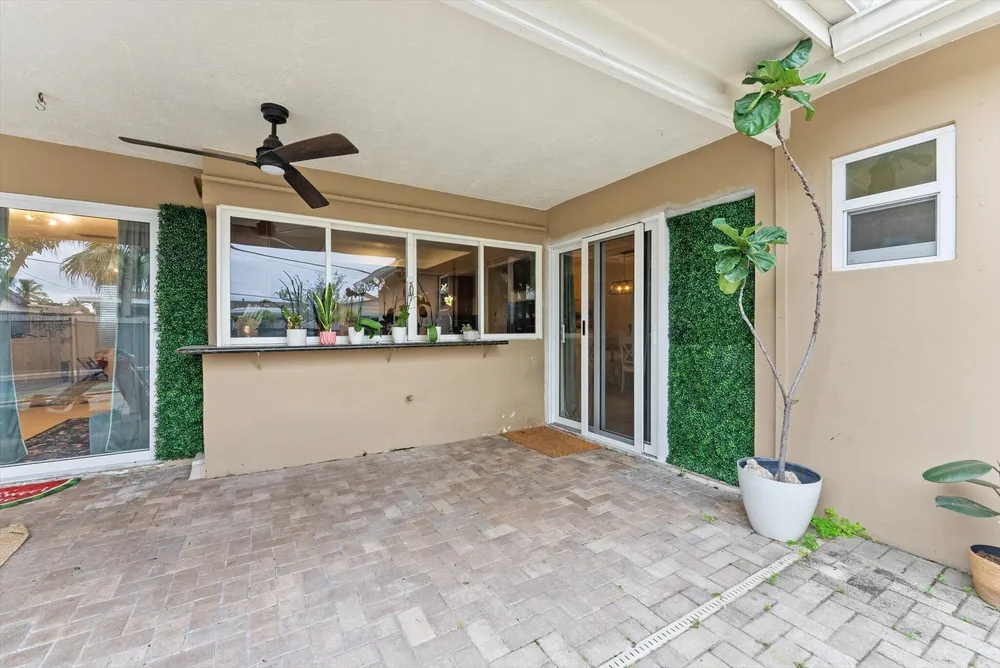 10661 NW 27th Ct, Sunrise, FL 33322