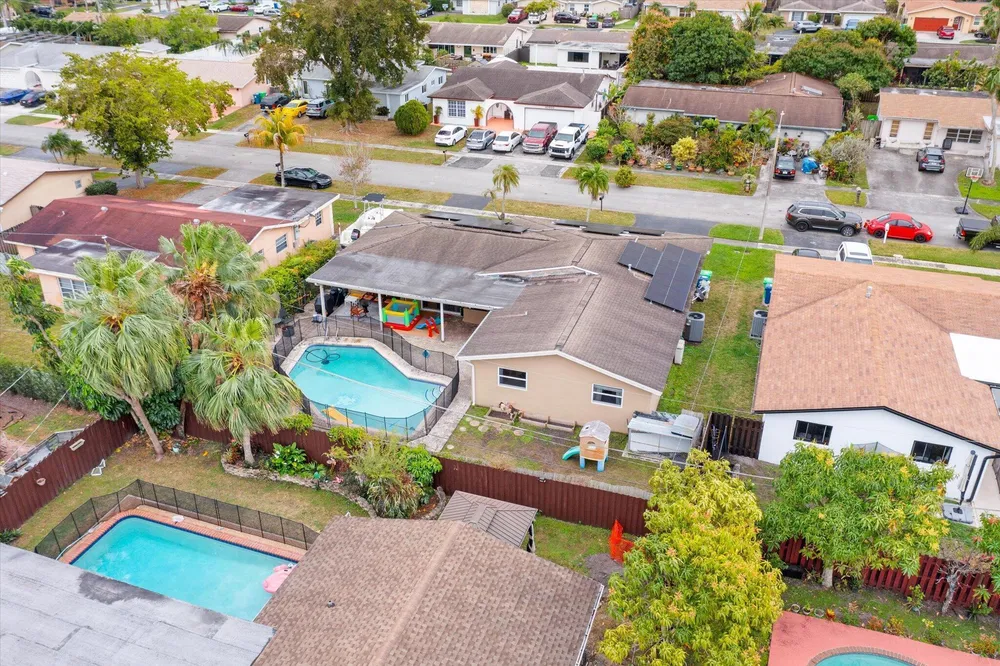10661 NW 27th Ct, Sunrise, FL 33322