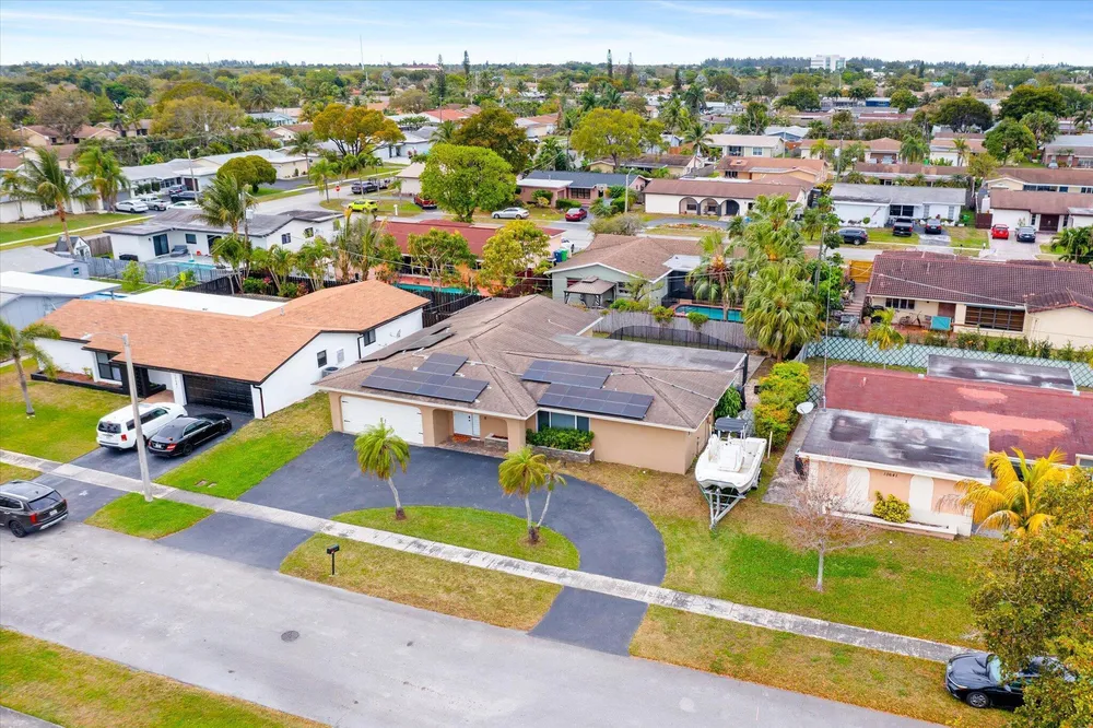 10661 NW 27th Ct, Sunrise, FL 33322
