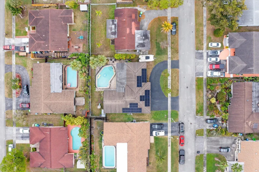 10661 NW 27th Ct, Sunrise, FL 33322