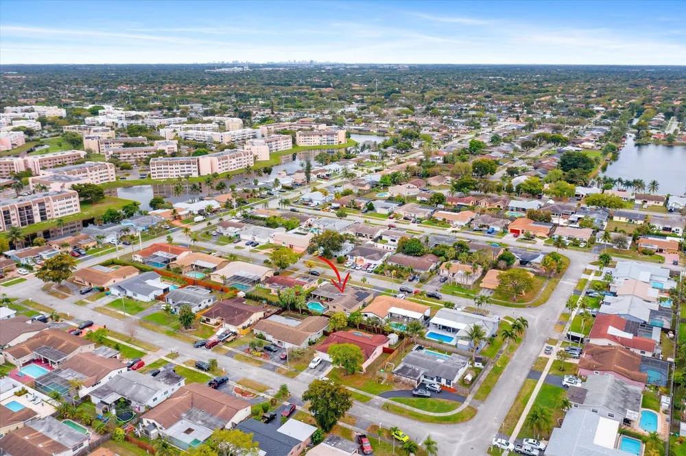10661 NW 27th Ct, Sunrise, FL 33322