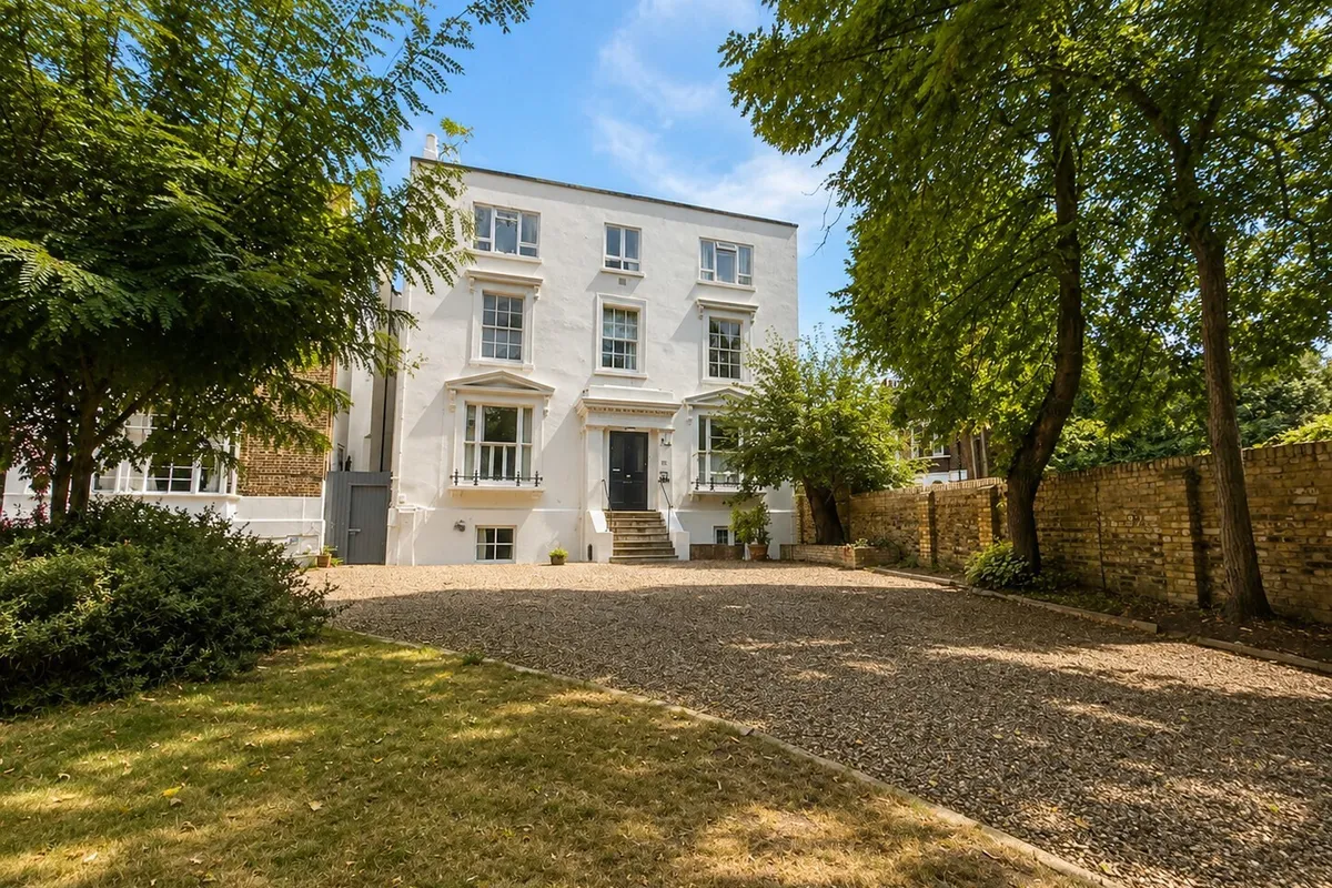 Larkhall Rise, London