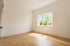Larkhall Rise, London