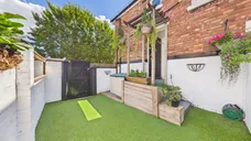 Strickland Row, London, SW18 photo 2
