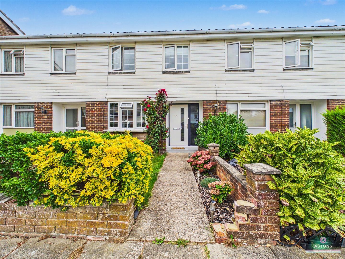 Chiltern Close, West Green Image 1