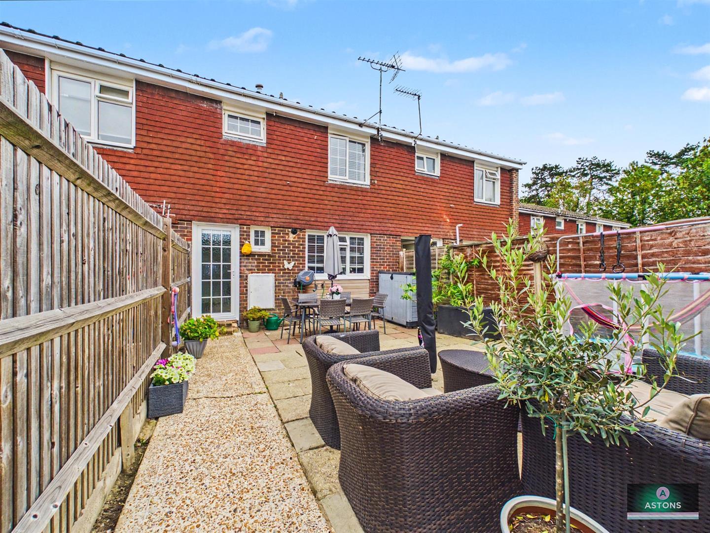 Chiltern Close, West Green Image 6