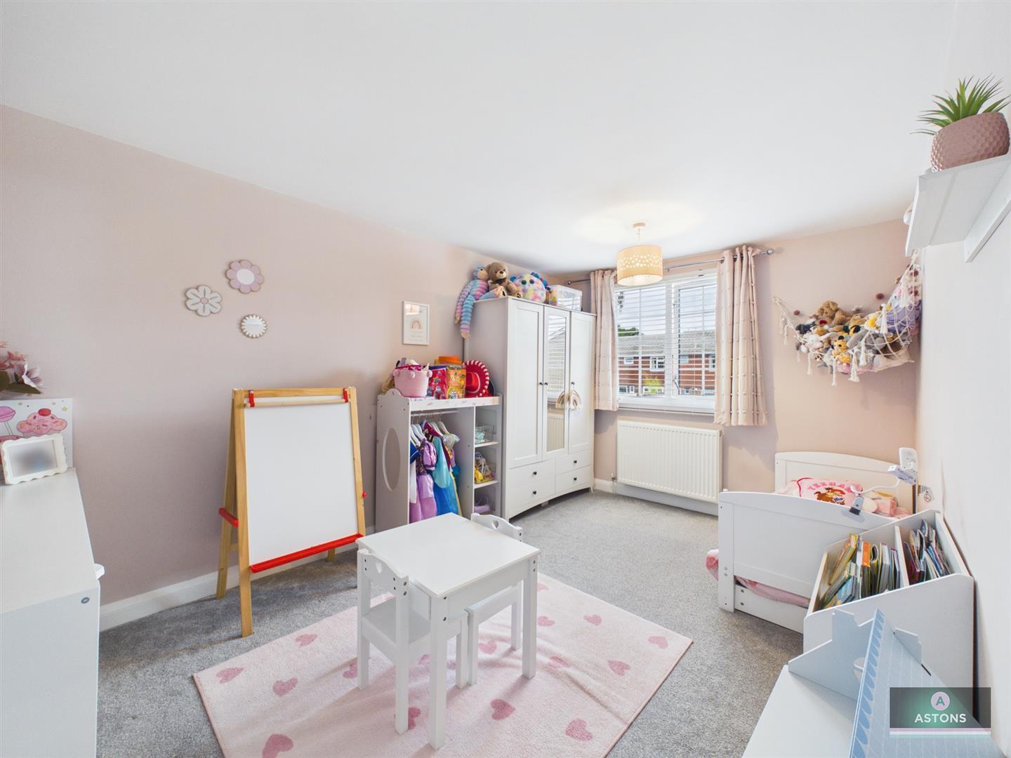 Chiltern Close, West Green Image 13