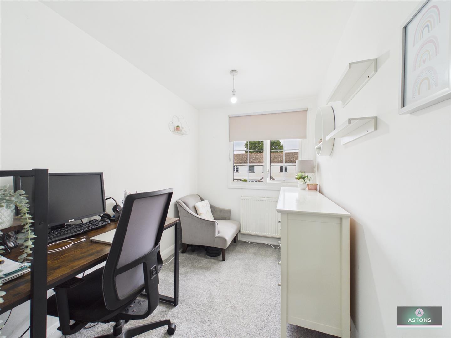 Chiltern Close, West Green Image 14