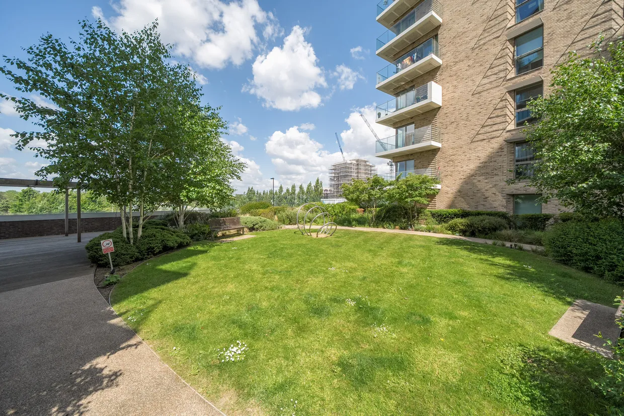 Pegler Square, London, SE3 photo 15