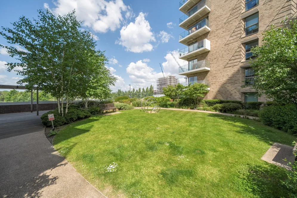 Pegler Square, London, SE3 photo 15