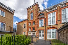 330 Garratt Lane, London, SW18 photo 2