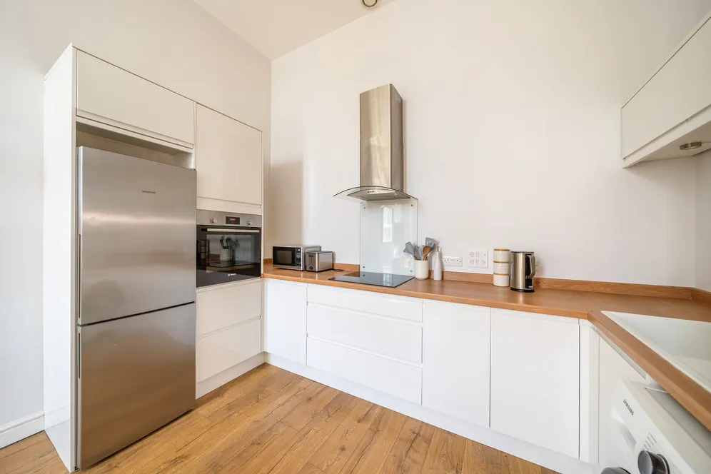 330 Garratt Lane, London, SW18 photo 5