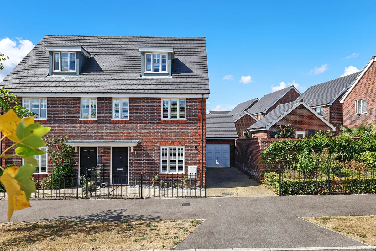 Foxglove Drive, Crawley, West Sussex, RH10